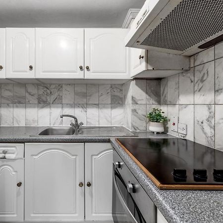 Flat In Baker Street Apartment London Exterior photo